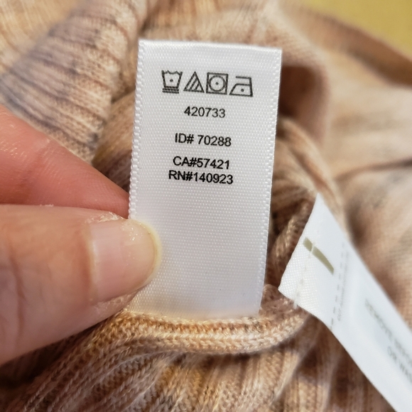 Lou & Grey Size Medium - Picture 7 of 7